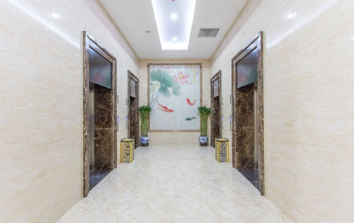 新华科技大厦大堂电梯